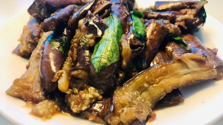 نکات و فوت و فن‌های تهیه خورشت ریحان با بادمجان