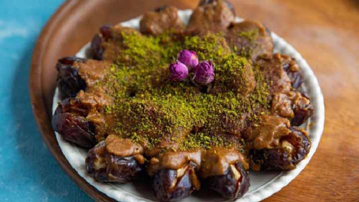 رسپی رنگینک با خرما و گردو