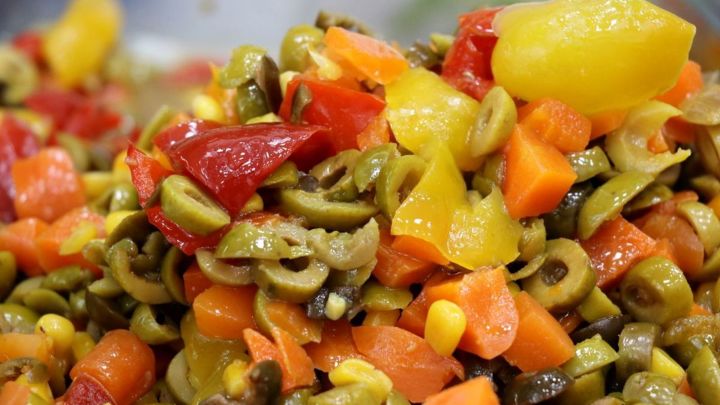 نکات و فوت و فن‌های تهیه ترشی ذرت و زیتون