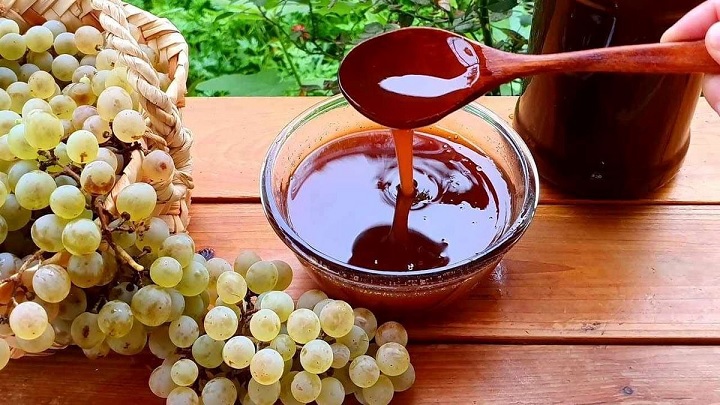 نکاتی که باید در مورد نگهداری شیره انگور بدانید