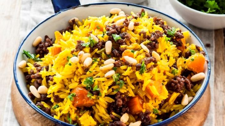 مراحل تهیه لوبیا پلو اسپانیایی