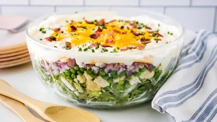 رسپی یک سالاد خوشمزه با گردو و سبزیجات