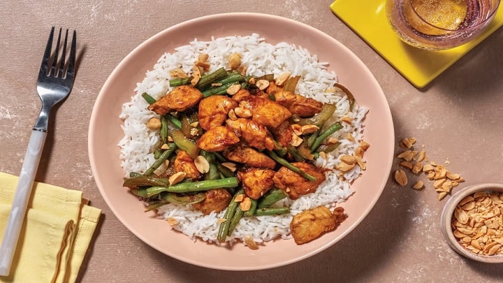 مرغ سوخاری با لوبیا سبز و برنج؛ انفجار طعم در هر لقمه مرغ سوخاری با لوبیا سبز و برنج؛ انفجار طعم در هر لقمه