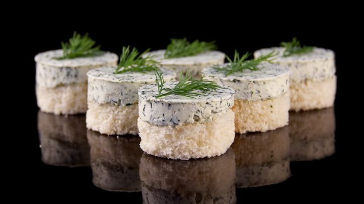 راتا مرغ با پسته؛ یک شام متفاوت برای مهمانی‌ها