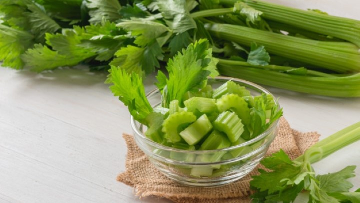 از چه سنی به کودک کرفس بدهیم؟