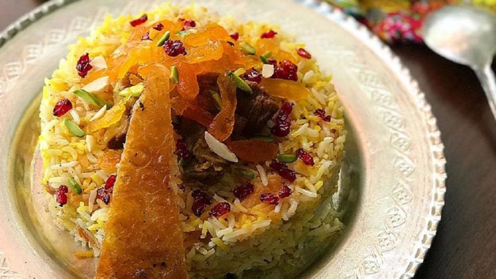 آماده‌سازی مواد برای تهیه قیسی پلو
