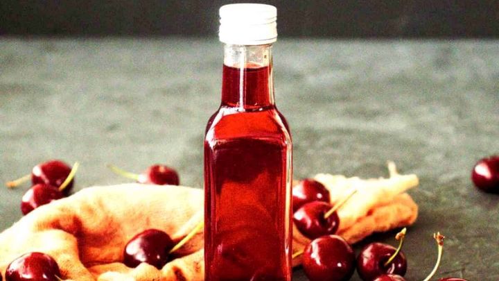 رسپی روغن هسته آلبالو به روش گرم
