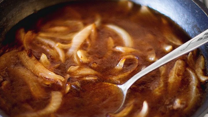 طرز تهیه خورش خوشمزه و متفاوت با پیاز