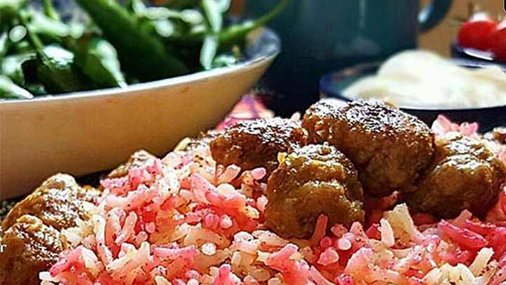 مراحل تهیه سماق پلو با کباب تابه‌ای