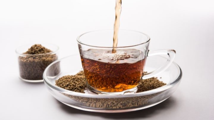 تهیه و مصرف دمنوش زنیان برای کاهش وزن