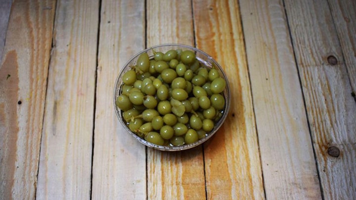 نگهداری غوره در سرکه