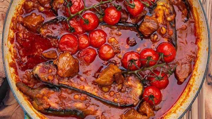 نکات کلیدی برای خوشرنگ شدن خورشت‌های قرمز