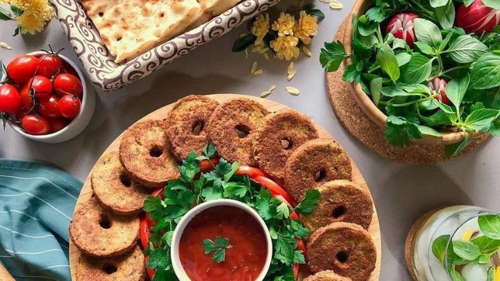 مراحل تهیه شامی‌ لپه برای ناهار