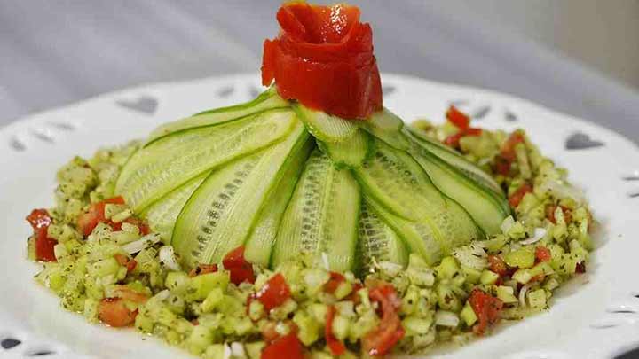 تزئین سالاد شیرازی 