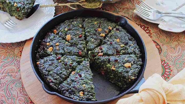 غذاهای سنتی تبریز؛ لیست کامل غذاهای اصیل تبریزی مراحل تهیه کوکوی تره