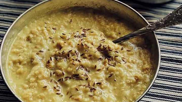 مراحل تهیه آش بلغور شیر مشهدی
