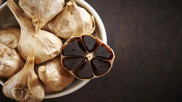 مضرات سیر سیاه