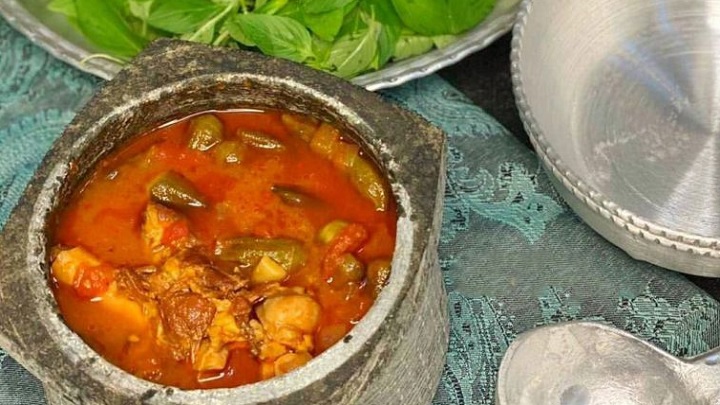 رسپی آبگوشت بامیه با مرغ به روش خوزستانی