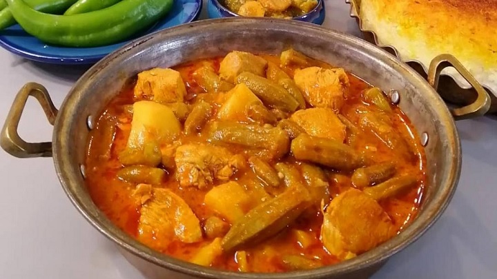 رسپی خورش بامیه با مرغ و سیب‌زمینی