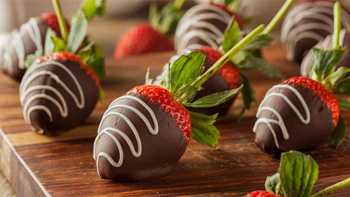 تزئین میوه شکلاتی