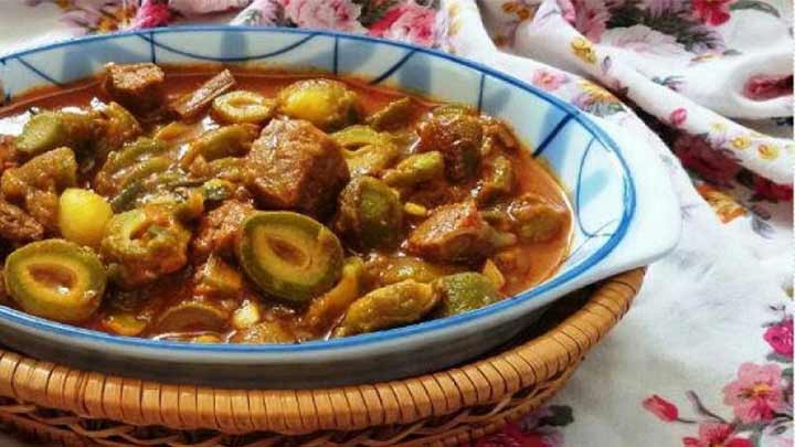 مراحل تهیه خورش نعنا جعفری با چغاله بادام