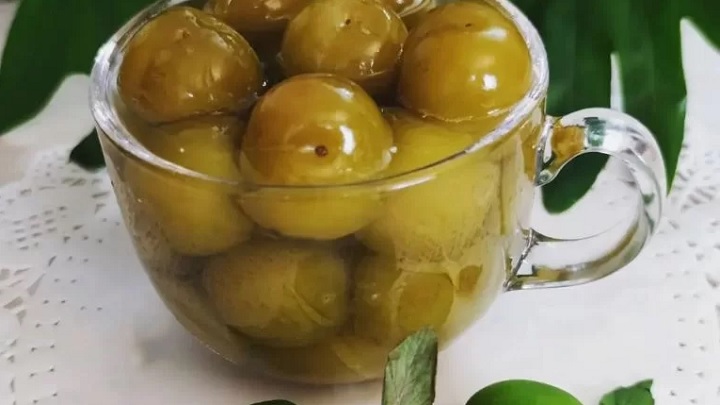 کمپوت گوجه سبز