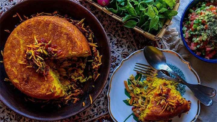 مراحل تهیه ته چین مرغ و هویج