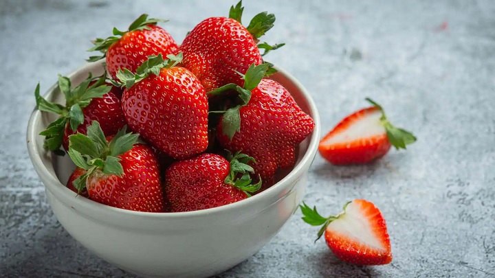 خواص توت فرنگی برای پوست