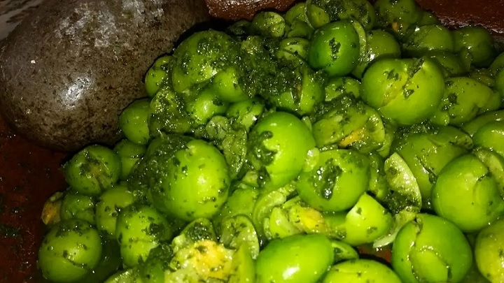 رسپی دلال برای خوردن گوجه سبز؛ به روش سنتی