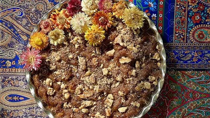 مراحل تهیه حلوا خرما