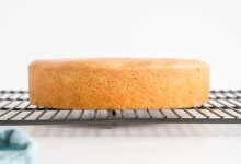 دلایل اصلی خمیر شدن و پف نکردن کیک (مرحله به مرحله)