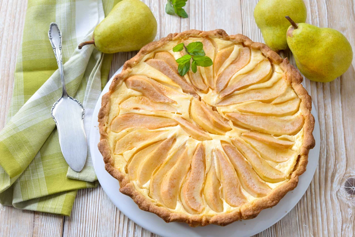 تارت گلابی؛ دسر محبوب فرانسوی (مرحله به مرحله) تارت گلابی؛ دسر محبوب فرانسوی (مرحله به مرحله)