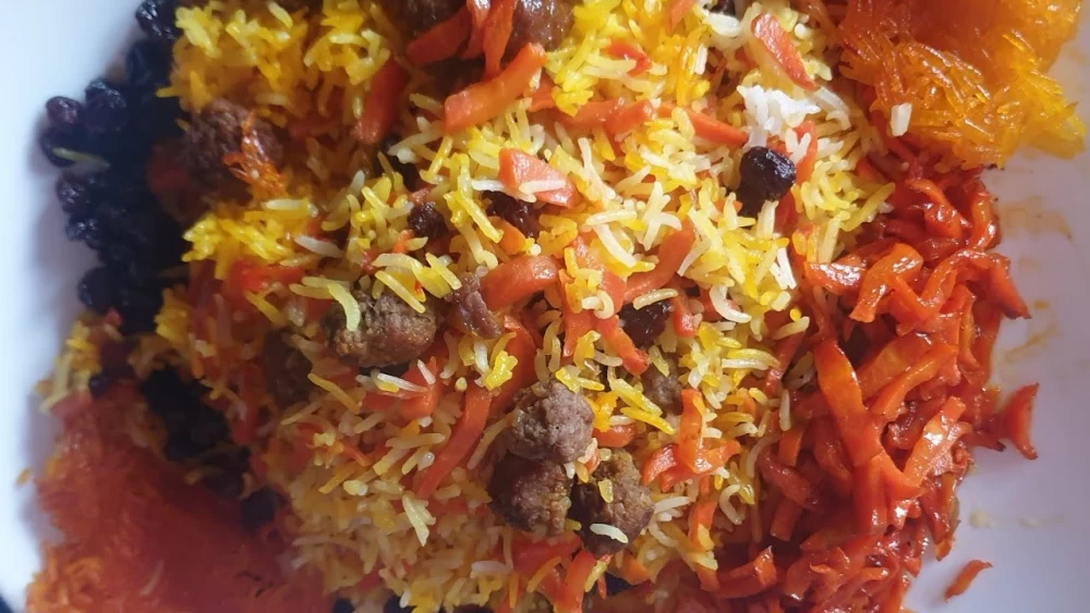 مراحل تهیه هویج پلو تبریزی