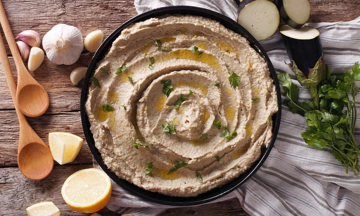 حمص، پیش غذای عربی با بادمجان کبابی (مرحله به مرحله) حمص، پیش غذای عربی با بادمجان کبابی (مرحله به مرحله)