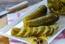 خیارشور اوکراینی خیلی خوشمزه و ساده (مرحله به مرحله)