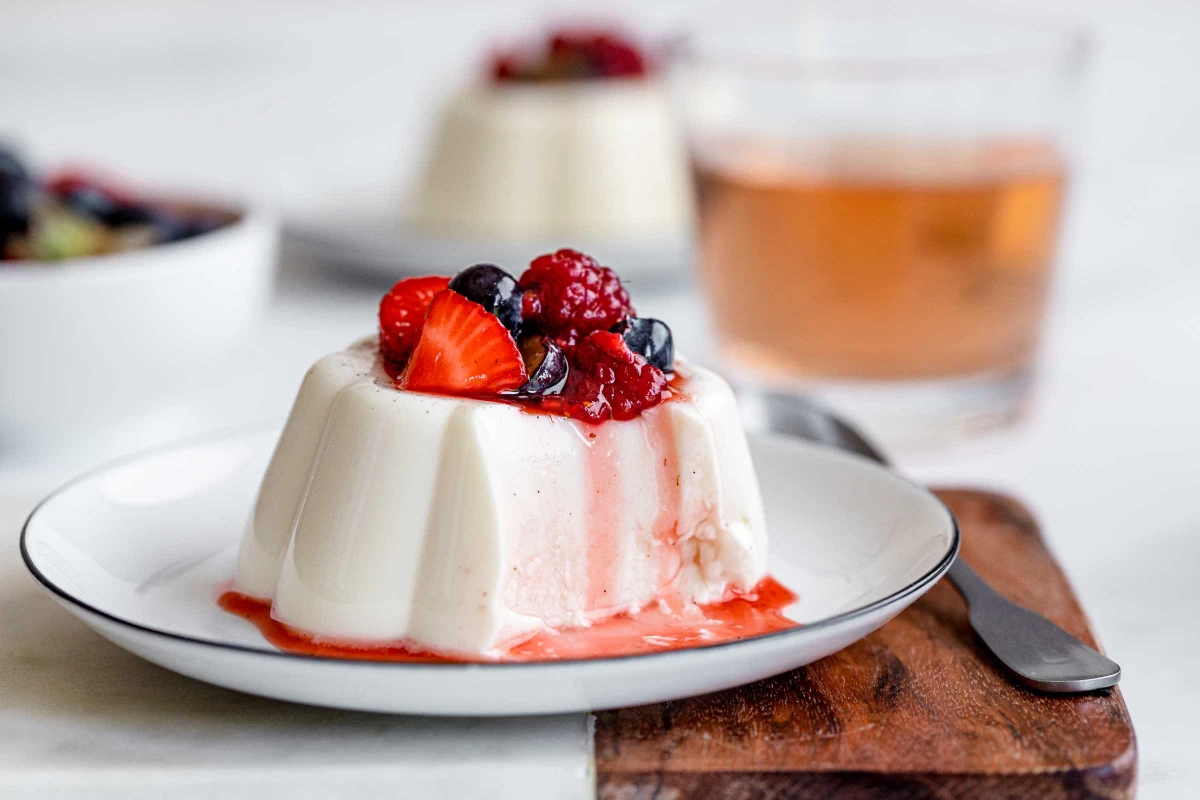 پاناکوتا کلاسیک panna cotta (مرحله به مرحله) پاناکوتا کلاسیک panna cotta (مرحله به مرحله)