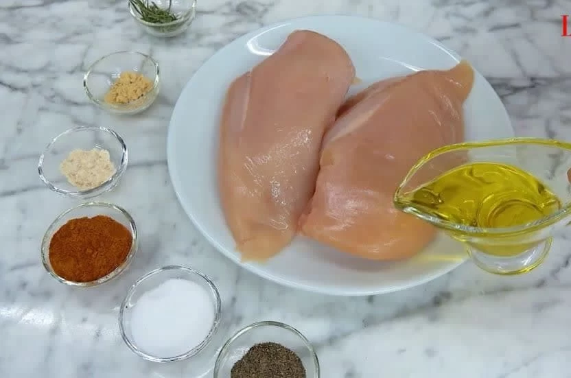 مزه‌دار کردن سینه مرغ