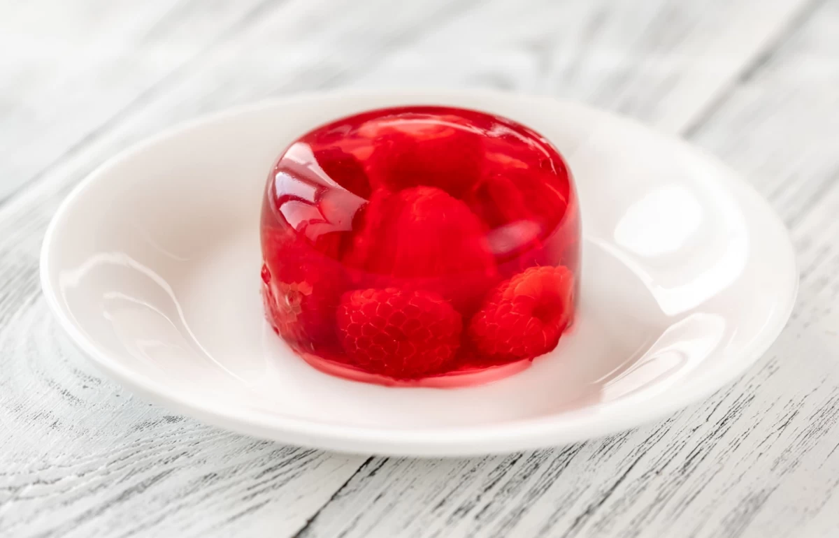 ژله توت فرنگی دسر لذیذ و خوشمزه (مرحله به مرحله)