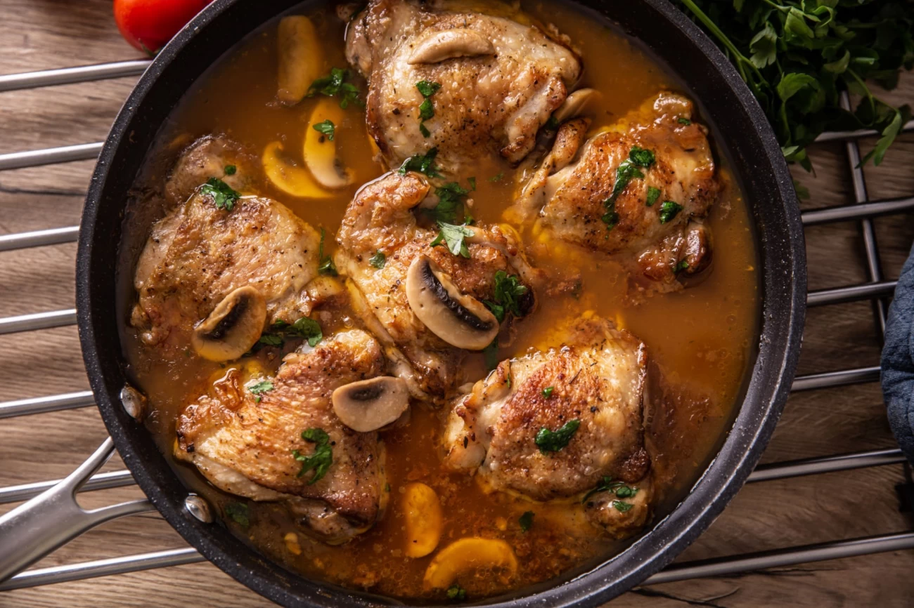 خورش قارچ و مرغ (مرحله به مرحله) خورش قارچ و مرغ (مرحله به مرحله)