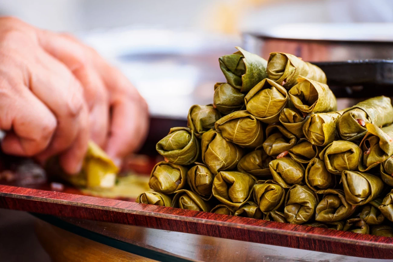 دستور تهیه دلمه برگ مو