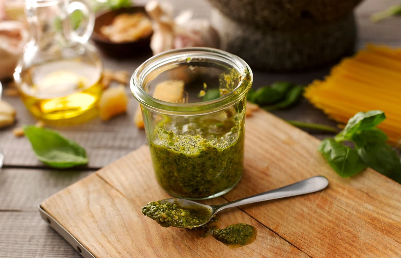 دستور تهیه رب گوجه سبز یا رب آلوچه سبز خانگی (مرحله به مرحله)