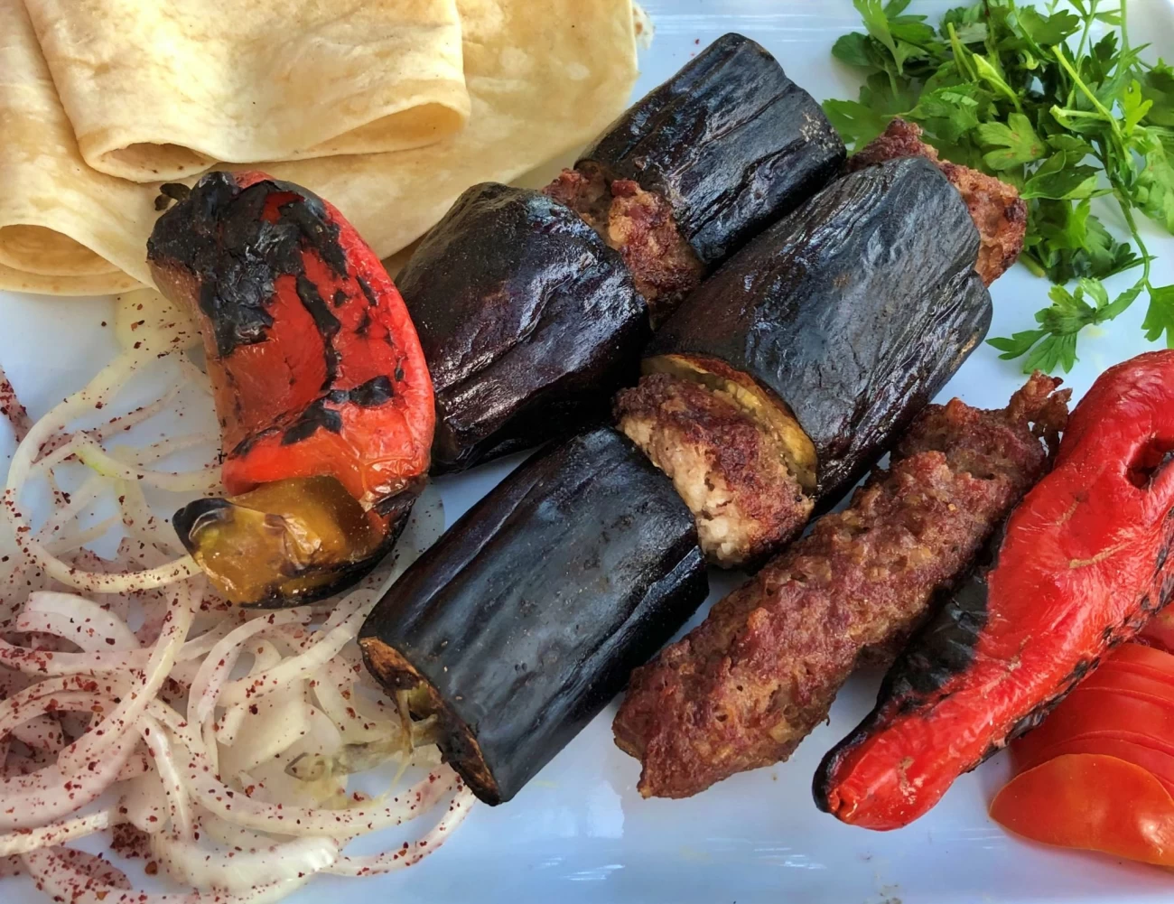 پاتلیجان کباب ترکیه‌ای با سس مخصوص