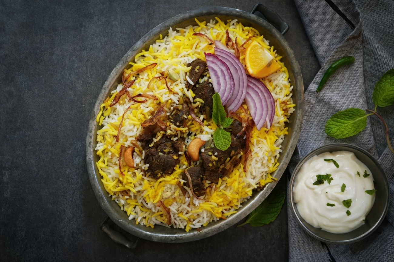 نحوه درست کردن مندی با دنده گوسفندی به روش یمنی (مرحله به مرحله) نحوه درست کردن مندی با دنده گوسفندی به روش یمنی (مرحله به مرحله)
