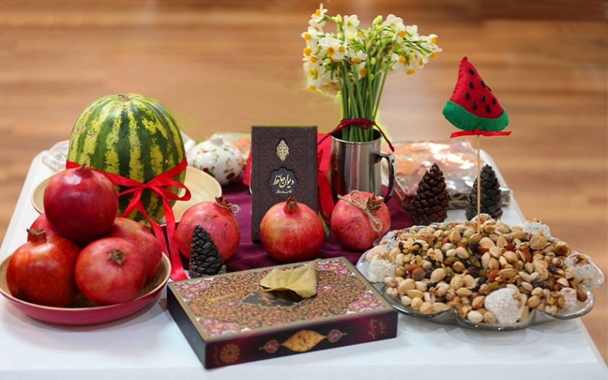 شب یلدا چی بخوریم؟ (خوراکی های شب یلدا)