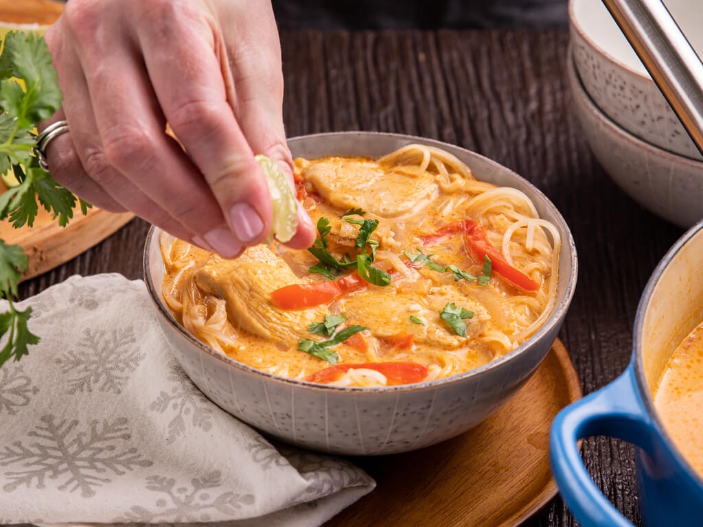 دستور تهیه سوپ کاری و نارگیل