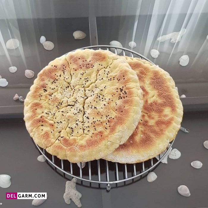 دستور تهیه نان زعتر خوشمزه با روش اصلی