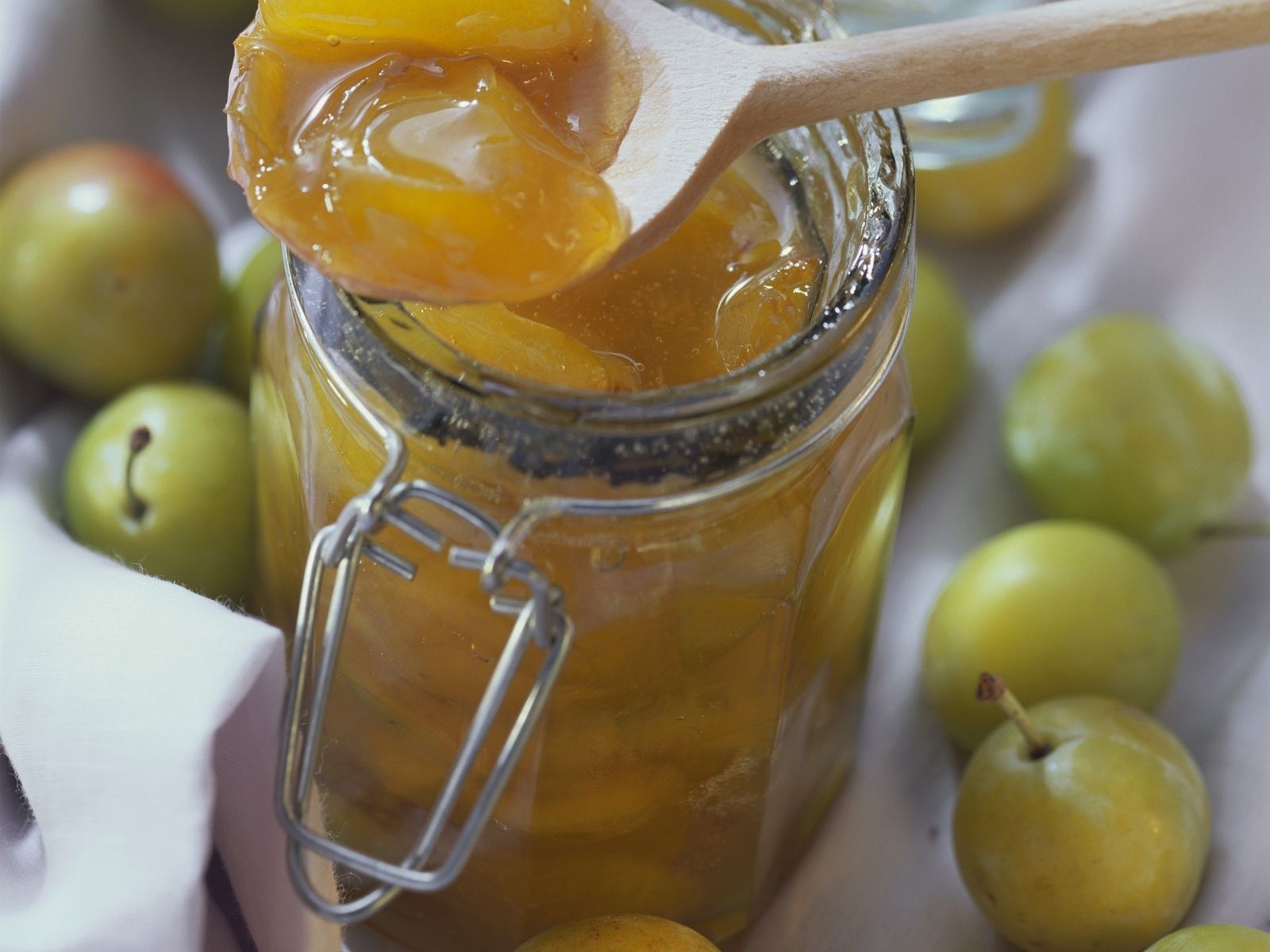 مربا گوجه سبز