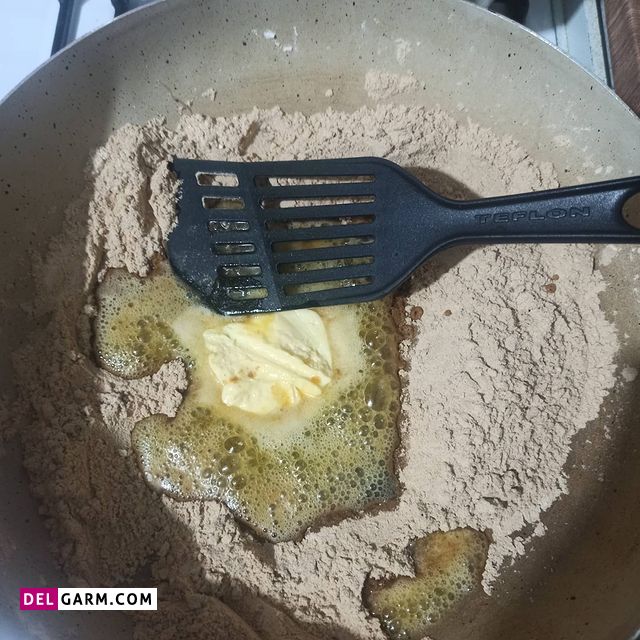 دستور تهیه حلوا با آرد نخودچی