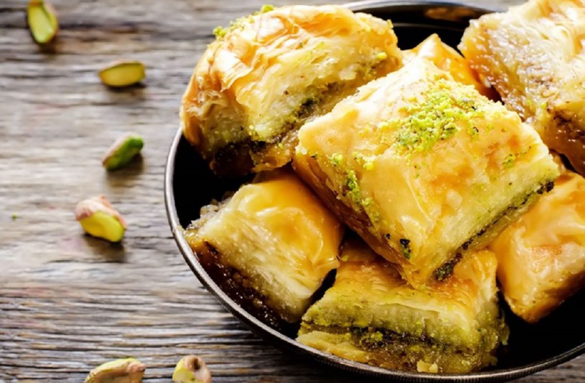 به همین سادگی باقلوای تبریزی درست کنید (مرحله به مرحله) به همین سادگی باقلوای تبریزی درست کنید (مرحله به مرحله)