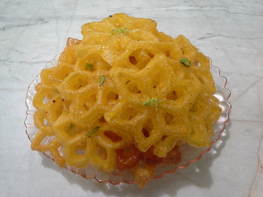 دستور تهیه زولبیا قالبی به روشی راحت و سریع (مرحله به مرحله) دستور تهیه زولبیا قالبی به روشی راحت و سریع (مرحله به مرحله)